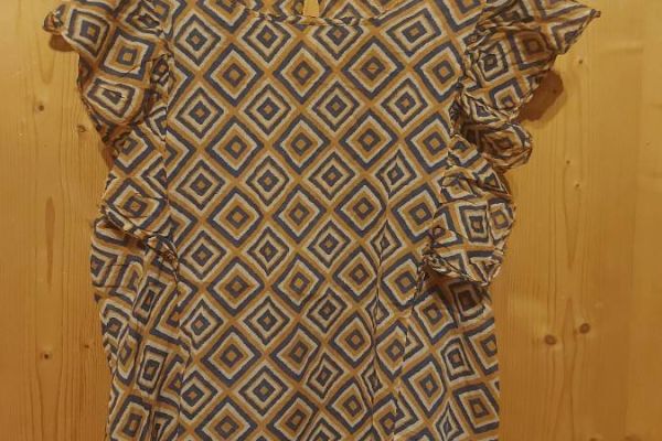 Secondhand: Bluse mit Rautenmuster und Rüschelärmeln