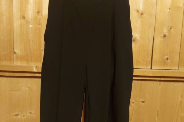 Secondhand: elegante schwarze Hose
