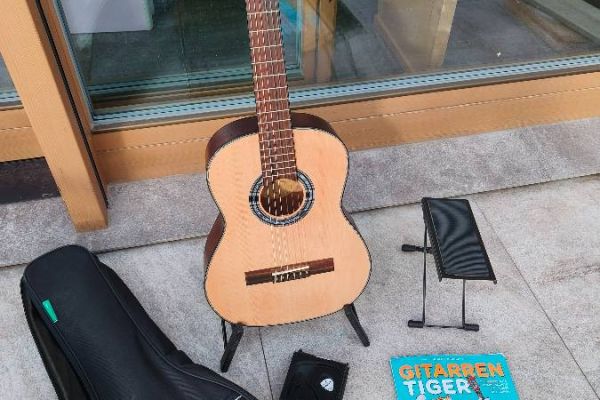 Kindergitarre 1/2