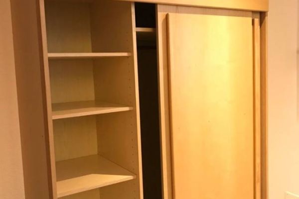 Kleiderschrank