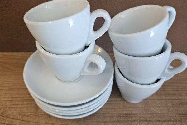 Espressotassen mit Untersetzer