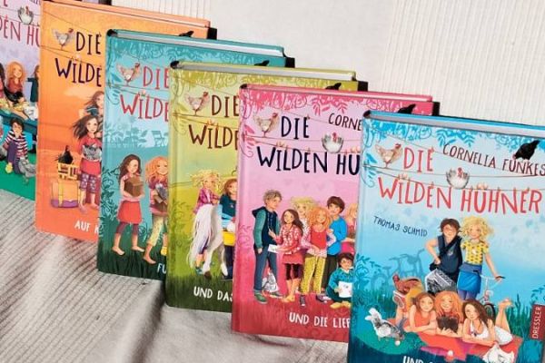 Die komplette Reihe "Die wilden Hühner" wie neu