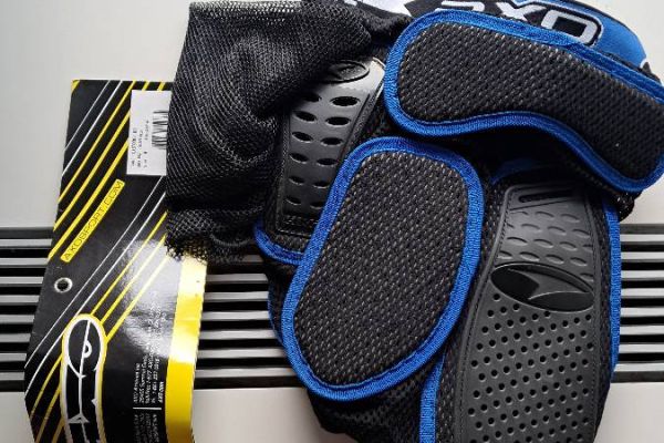 Nagelneue Motocross Downhill Protektorenhose AXO