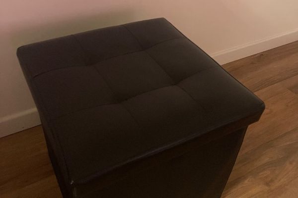 Aufbewahrungshocker in schwarz