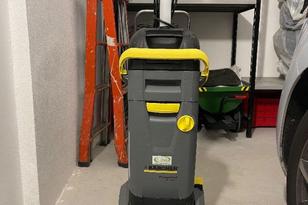 Kaercher Bodenreiniger Scheuersaugmaschine BR30/4C