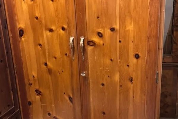 Schrank massiv