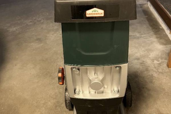 Häcksler 3000 Watt