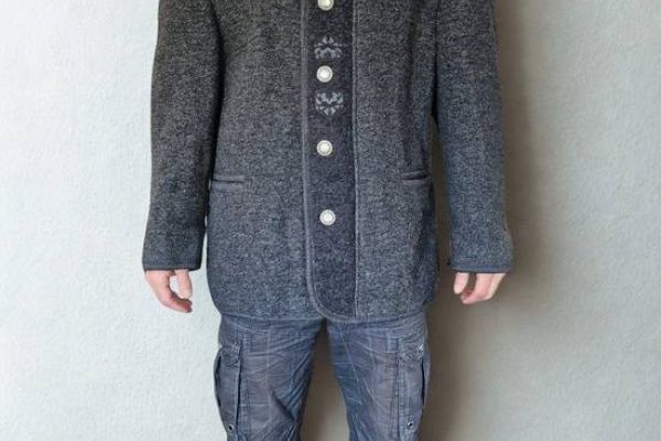 Klassische Trachtenjacke – Größe XL – 100 €
