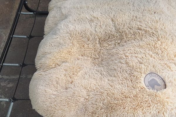 Matratze Metall für Hunde 90x60x15 H mit Kissenauflage