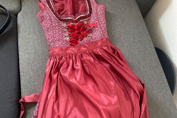 Dirndl zu verkaufen