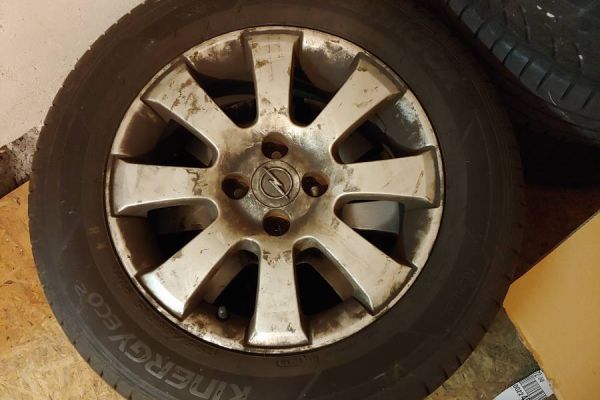 4 gut erhaltene original Aluminiumfelgen 15 Zoll Oplel Astra (2007)