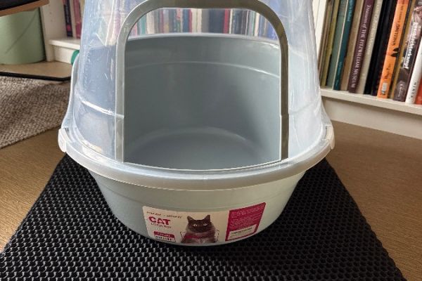 Katzentoilette. Nie benutzt