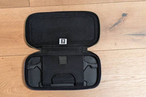 Nintendo Switch Tragetasche (auch für OLED geeignet)