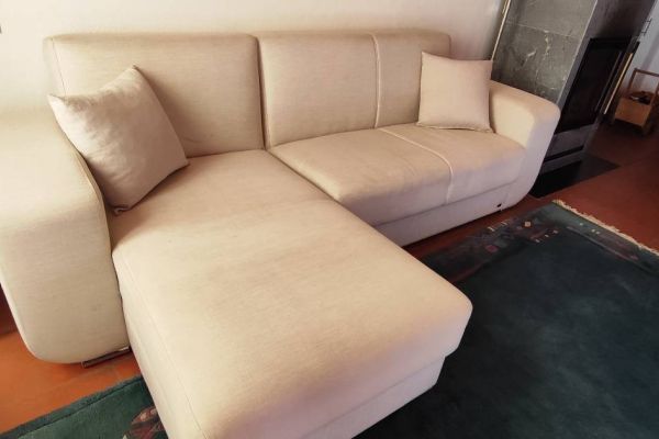 Couch mit Stauraum und Bettfunktion