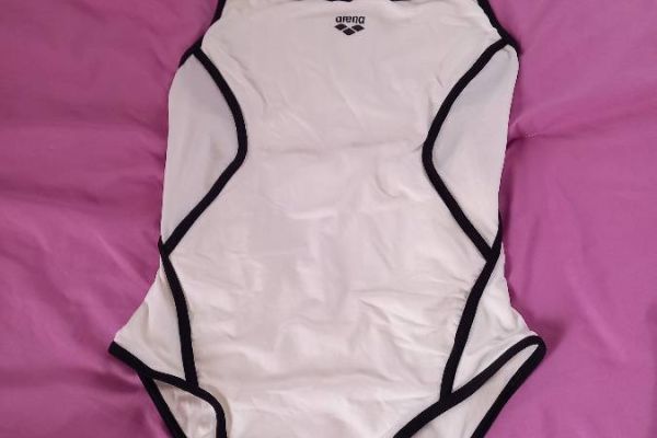 modischer Sport-Schwimmanzug ARENA neu