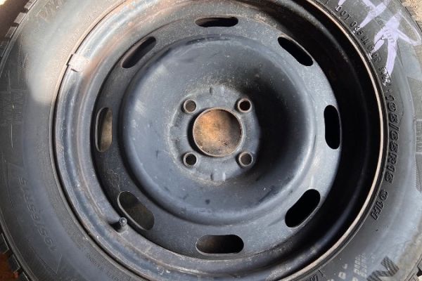 Nexen Winterreifen 195 65 R15 günstig zu verkaufen
