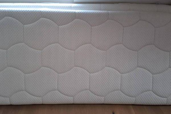 Neuwertige Kaltschaum Matratzen 90 x 200