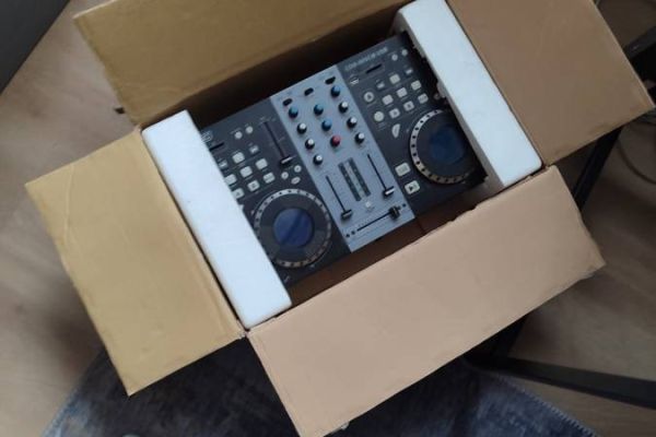 GBC DJ Pult günstig Abzugeben