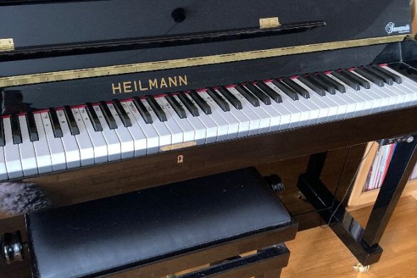 Heilmann Wandklavier mit Genius silent system