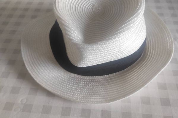 Sommerhut neu