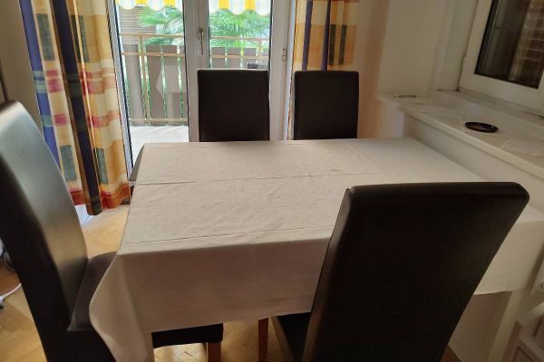 4 Esszimmer-Stühle - Leder-Optik braun, Füsse Buche