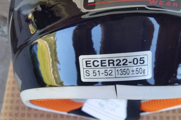 Casco per bici da discesa NUOVO mai usato