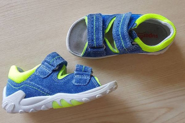Sandalen..