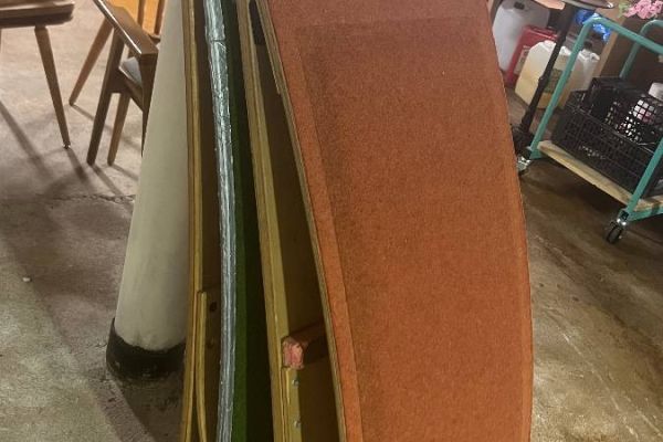2 Sprungbretter für Indoorturnen abzugeben