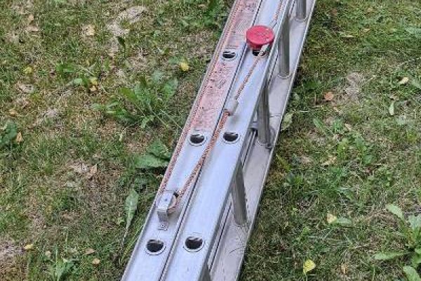 Ausziehbare, stabile Alluminiumleiter- Wahre Gelegenheit!