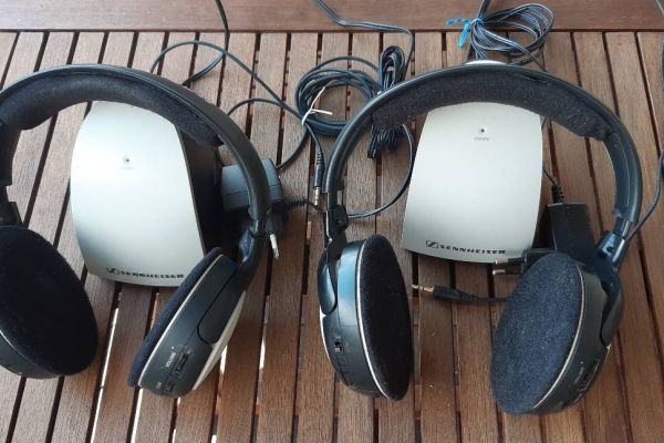 2x Sennheiser TR110 Funkkopfhörer (gemeinsame Nutzung möglich)