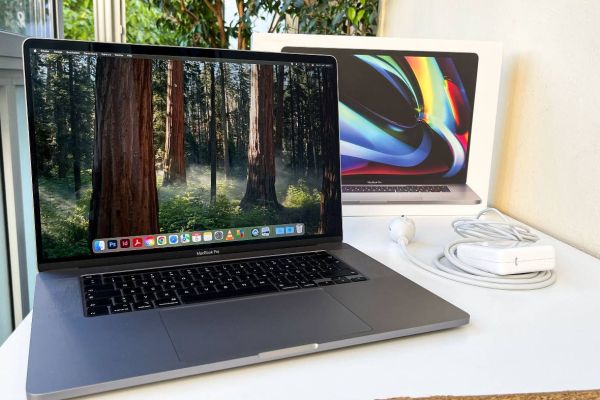 Apple MacBook Pro 2019 16 Zoll i9 32GB 512GB guter Zustand + Schachtel