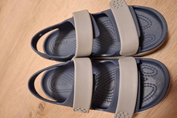 Kinder Crocs Sandalen Gr. 34-35 neu