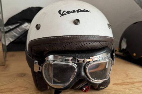 Orginal vespahelm mit brille