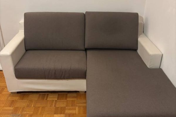 Modernes Sofa mit Halbinsel