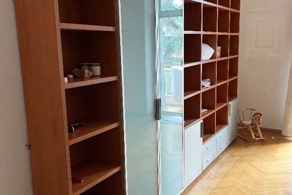 Bücher-/Schrankwand