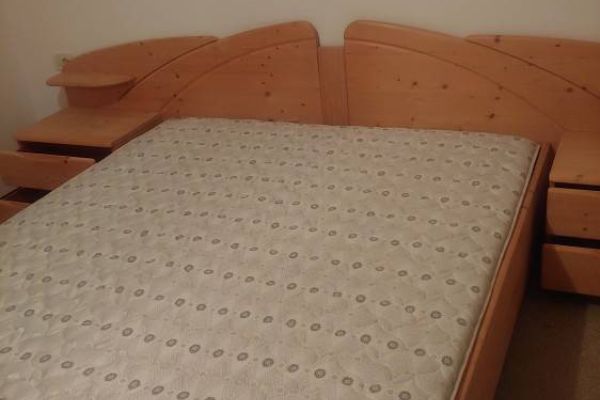 Bett Massivholz