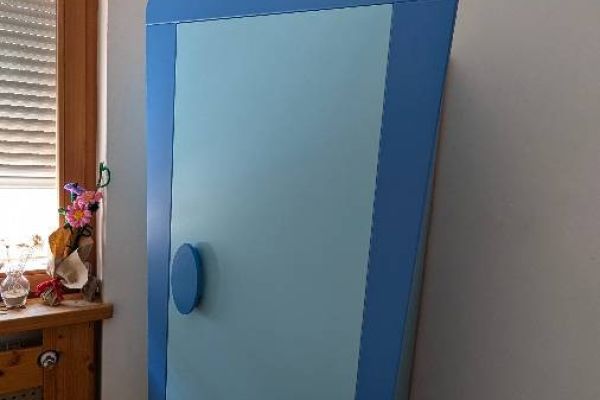 Ikea Mammut Kleiderschrank und Kommode Farbe blau