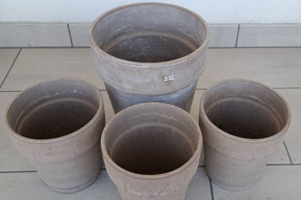 4 gebrauchte Ton Blumentöpfe