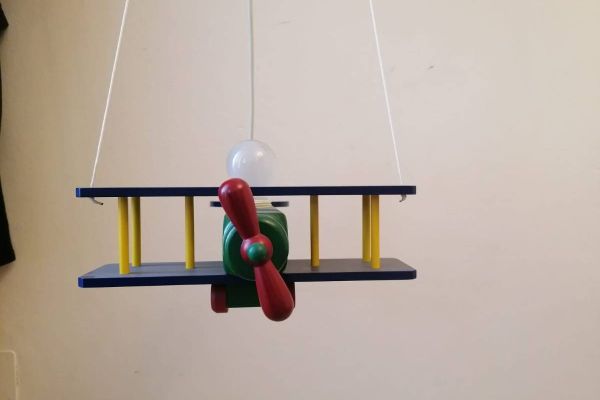 Kinderzimmer-Deckenlampe "Flugzeug" von Massive – Bunte Hängelampe