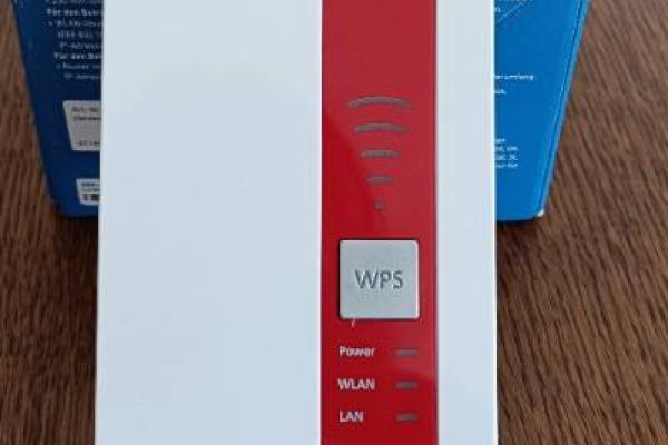 WLAN - VERSTÄRKER _ Fritz!WLAN REPEATER 1750E