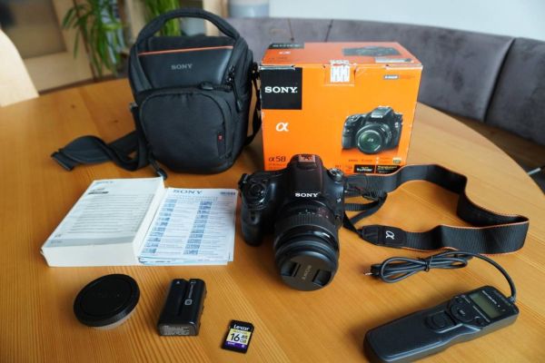 Kamera Sony Alpha 58 mit Kit-Objektiv + viel Zubehör - Top Zustand