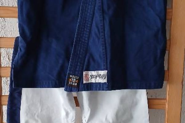 Yoseikan Budo Outfit Kinder zu verschenken