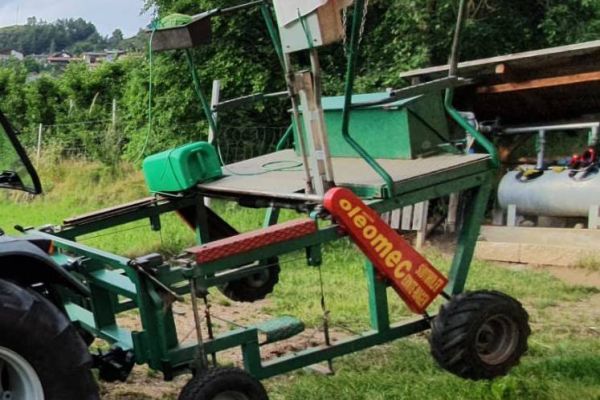 Oleomec Erntemaschine Hebebühne