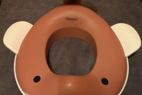 WC Sitz, Rucksack, Rechner, Kuscheltiere