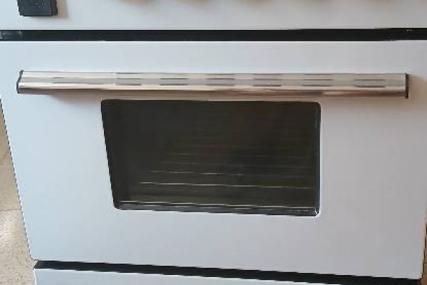 Gasherd mit Backofen