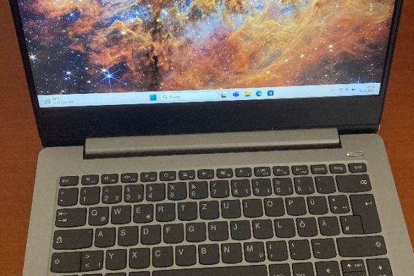 Günstig und gut: Notebook Lenovo Modell 330S