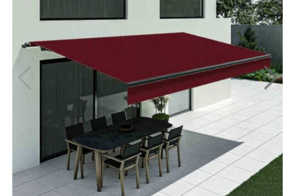 Markise mit Motor 600x500