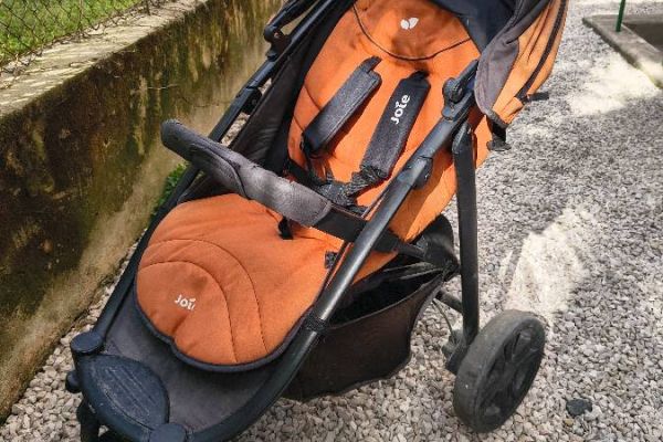 Joie litetrax 4 stroller