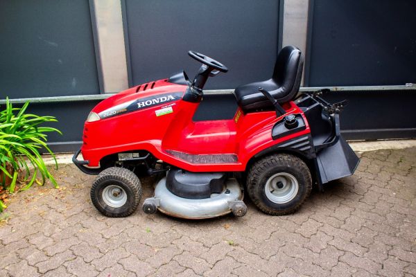Rasenmähtraktor Honda 2620 V-Twin