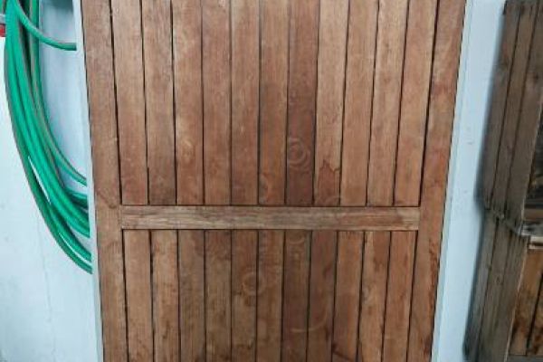 Tisch (ideal für Garten/Terasse)